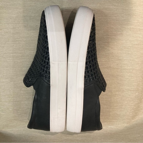 STEVE MADDEN Sz 10 Slip On Perforated Top Rubber Sole Loafer Flats Shoes - Picture 5 of 9